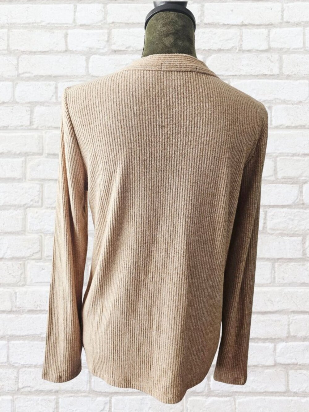 Banana Republic Ribbed Cardigan | Camel | Size S | Excellent Condition - Picture 4 of 6